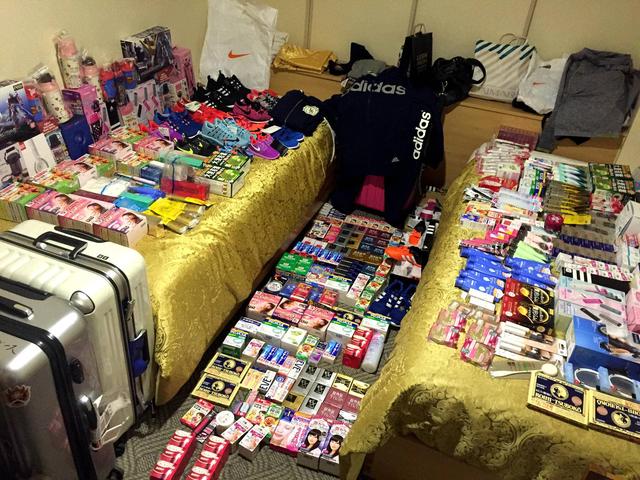 《電商法》正式施行后，朋友圈代購變身靈魂畫手，規避風險忙清貨