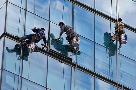 「外墻清洗方案」大樓的外墻是如何清洗的